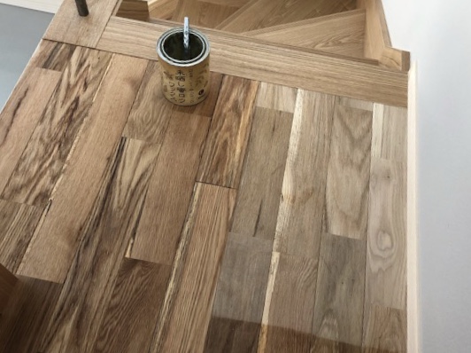 無垢のフローリングの塗装